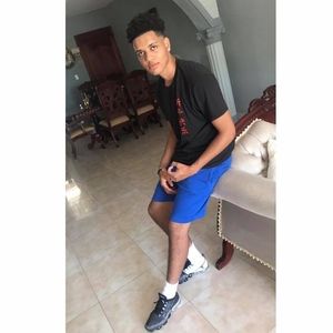 Meet your Posher, Elian